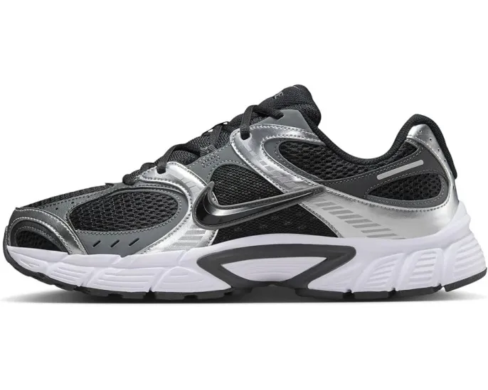 Кроссовки Nike V5 RNR с массивной пеной и ретро-дизайном
