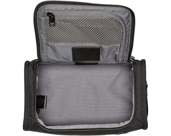 Дорожная косметичка Tumi Alpha 3 Collection с RFID-защитой