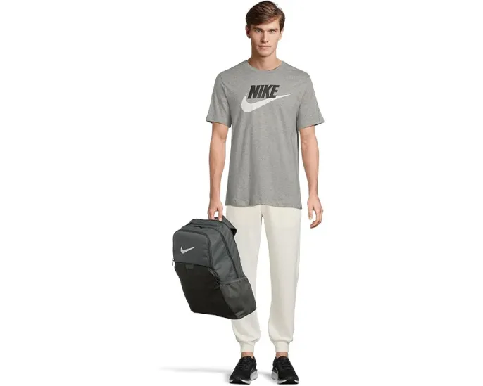 Спортивный рюкзак Nike Brasilia 9.5 на 30 литров с вентилируемым карманом