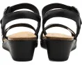 Сандалии Kacha Twist Clarks на низком клине 55 мм с контрастными ремешками и липучкой