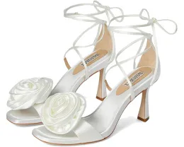 Сандалии Janelle с переплетением и цветком из шелка Badgley Mischka