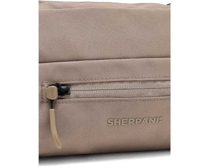 Небольшая кросс-боди сумка Skye Sherpani с RFID защитой