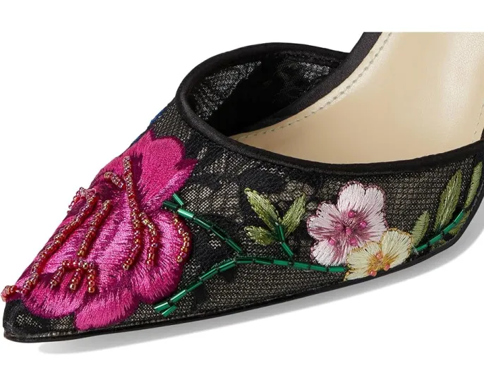 Туфли April Pump от Blue by Betsey Johnson с цветочной вышивкой