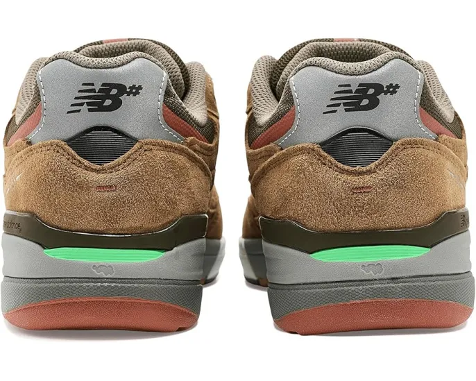 Кроссовки New Balance 933 Andrew Reynolds черные