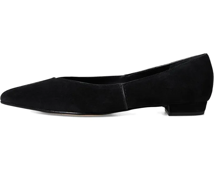 Балетки Lana от Bernardo с заостренным носком и открытым швом