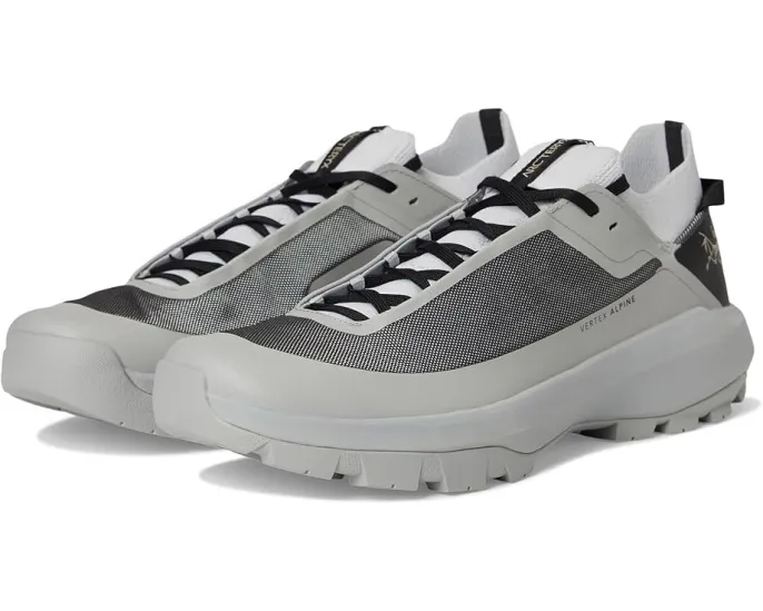 Кроссовки Vertex Alpine с цельным мыском и подошвой Vibram MegaGrip