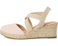 Journee Collection Сандалии Ashlee на танкетке с мягкой стелькой и несколькими ремешками