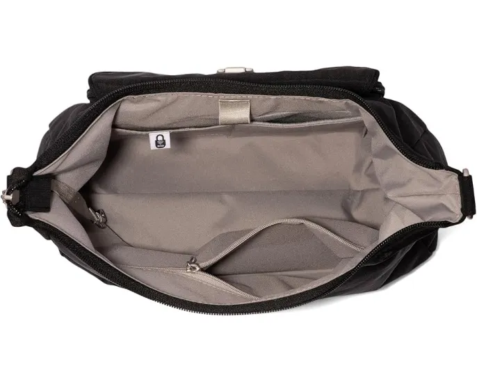 Сумка Baggallini Coastal Flip Lock Half Moon с ремнями кроссбоди и на плечо