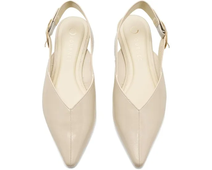 Балетки Journee Collection Jacqueline с острым носком и регулируемым ремешком