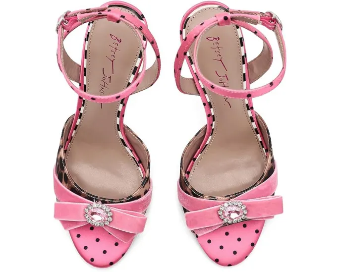Босоножки Quincyy от Blue by Betsey Johnson на каблуке
