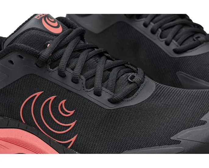 Трейловые кроссовки Topo Athletic MTN Racer 4 с системой гетр и подошвой Vibram Megagrip