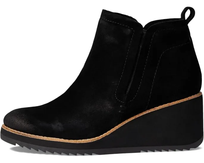 Ботинки Sofft Emeree на танкетке с эластичной вставкой