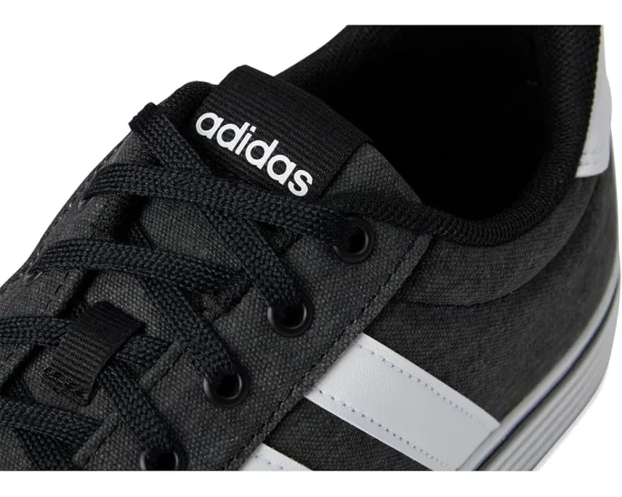 Кроссовки Adidas Daily 4.0 с текстильным верхом и усиленным носком