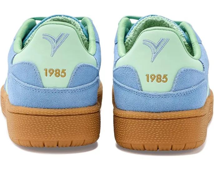 Кроссовки Victoria Smash из мягкой замши на резиновой подошве