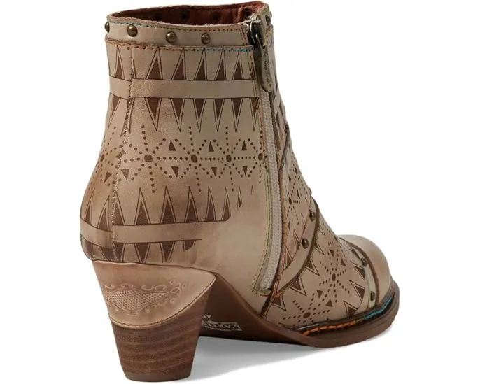 Ботильоны Niobe от L'Artiste by Spring Step с конусным каблуком и золотыми шпильками