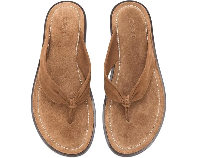 Сандалии Bernardo Salt из замши с ремешком между пальцев