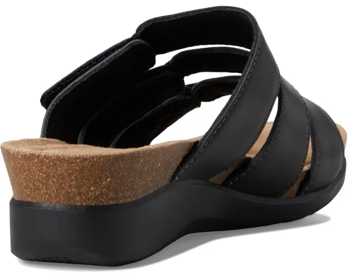 Сандалии Clarks Calenne Lily на трех ремешках с застежкой на липучке