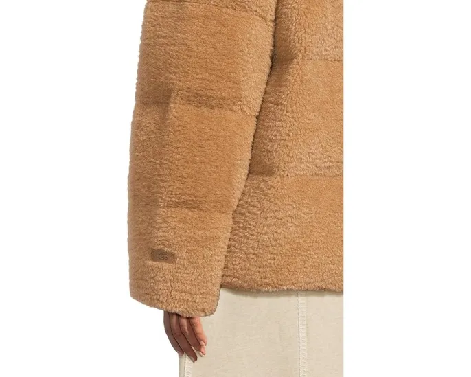 Пуховик UGG Emmalyn из плюша Uggfluff с капюшоном и синтетическим утеплителем