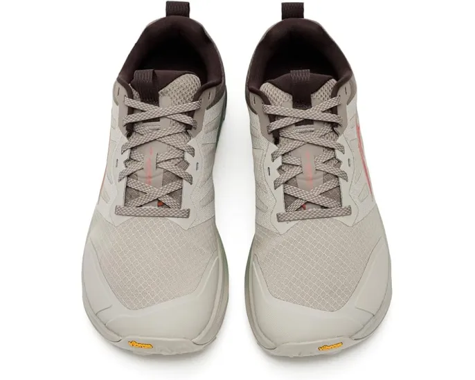 Трейловые кроссовки Altra Lone Peak 9+ с подошвой Vibram Megagrip