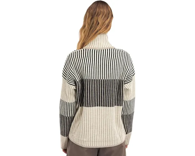 Свитер Dale of Norway Skarstind с заниженным плечом