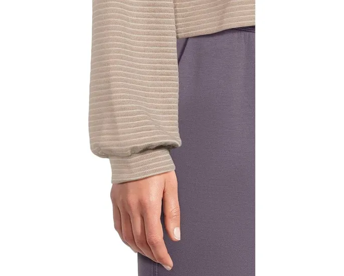 Свитер Yacht Me от TravisMathew с легким расслабленным кроем и фактурными полосками