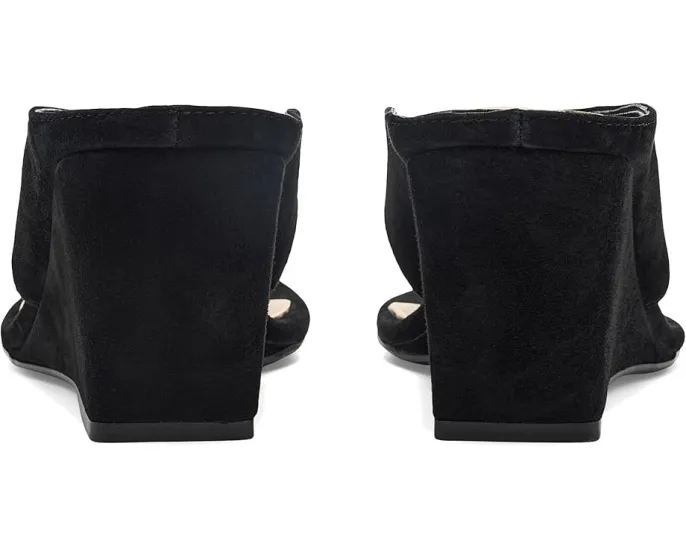 Босоножки Marchon от GUESS на платформе-танкетке