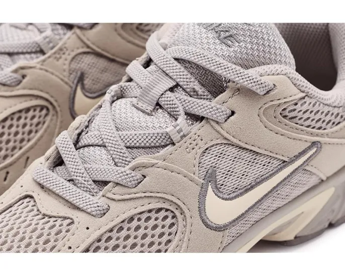 Кроссовки Nike Kids V5 Runner Suede с верхом из замши и сетки