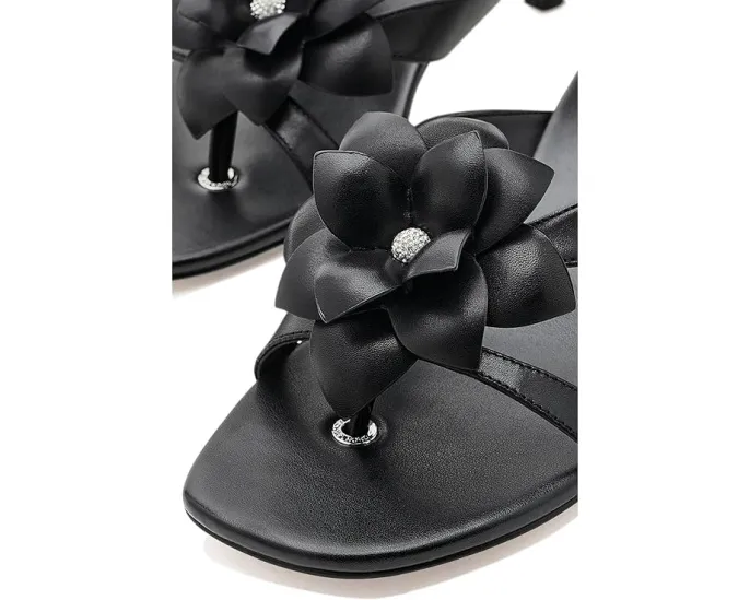 Босоножки MICHAEL Michael Kors Jacie Kitten Sandals на низком каблуке с цветком