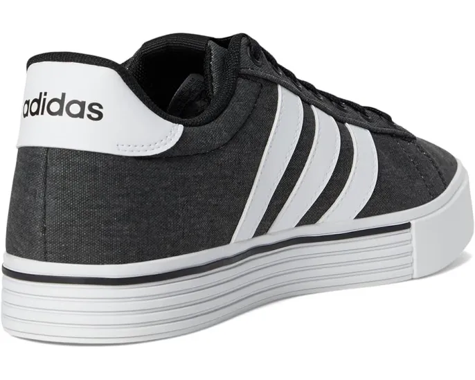 Кроссовки Adidas Daily 4.0 с текстильным верхом и усиленным носком