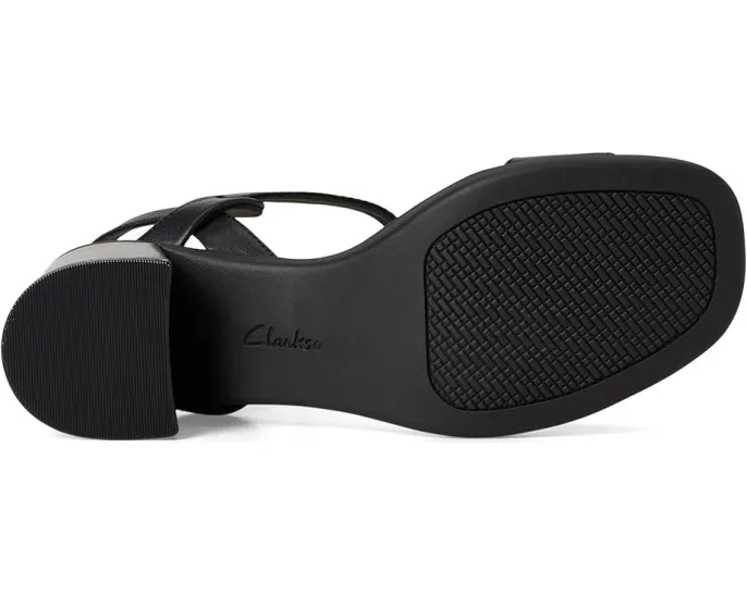 Сандалии Clarks Jaylan Ray на платформе с ремешком и пряжкой