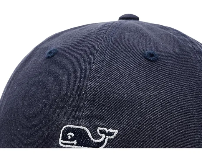 Бейсболка Vineyard Vines Classic с кожаным ремешком и китом