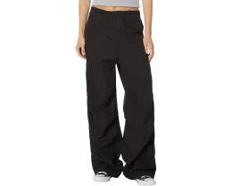 Футболка Vince Camuto с пайетками и полосками в рубчик