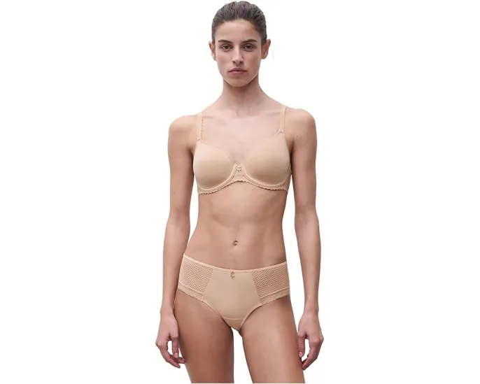 Бюстгальтер Chantelle Romance для футболок с кружевными деталями и легкой поддержкой