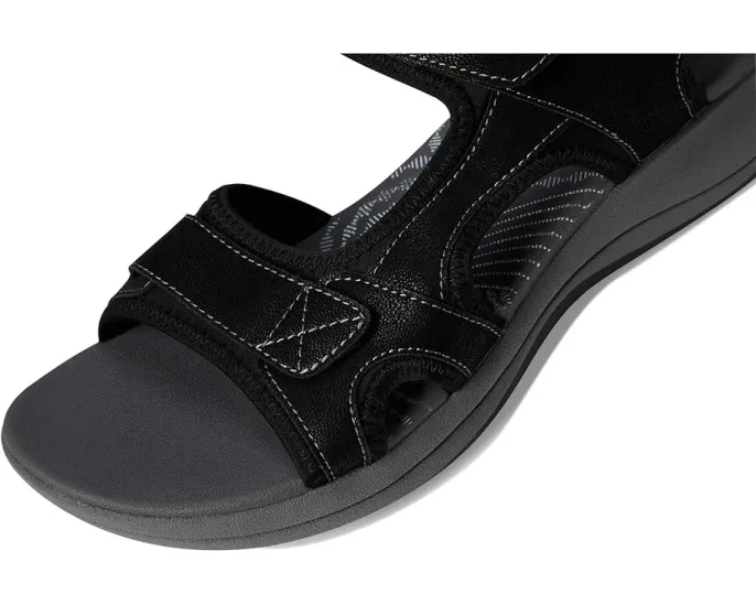 Сандалии Mira Bay на платформе с застежкой на липучке от Clarks
