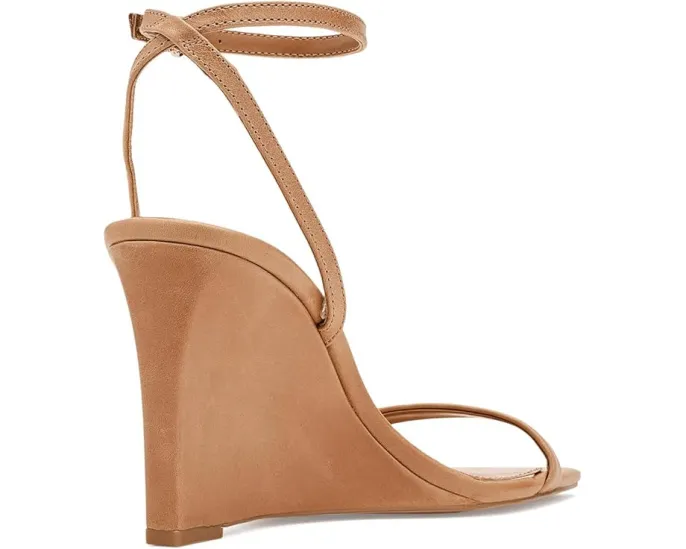 Босоножки-танкетки Ambee с ремешком на щиколотке и квадратным носком Vince Camuto