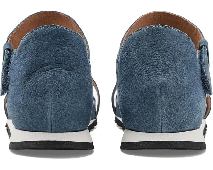 Босоножки Linda от Jambu на платформе с открытым круглым носком