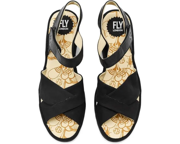 Сандалии FLY LONDON Yorg607fly на танкетке с ажурным дизайном и ремешком на липучке