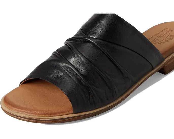 Сандалии Jaleel с открытым мысом и плиссированным верхом Spring Step