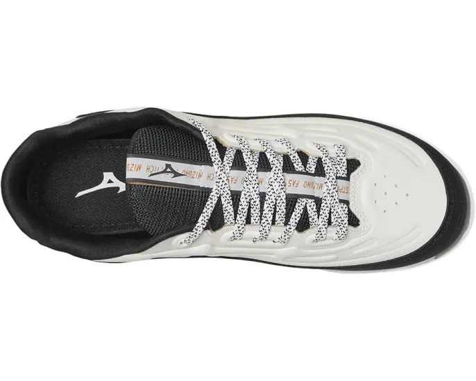Бутсы бейсбольные Mizuno 9-Spike Swift 8 Low Metal бело-черные