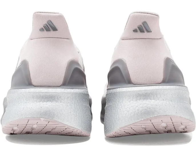 Беговые кроссовки Ultraboost 5x от adidas с технологией BOOST и системой Torsion