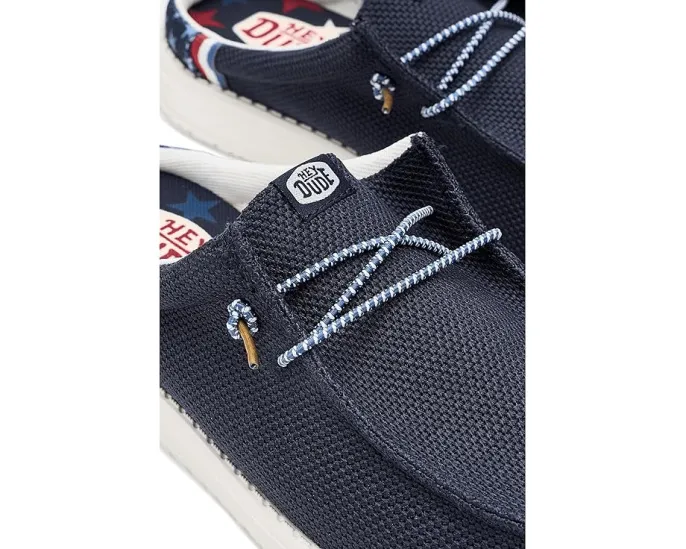 Слипоны Wally Slip Americana от Hey Dude с технологией Flex & Fold