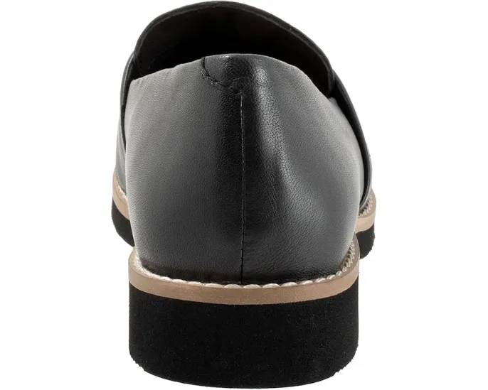 Балетки SoftWalk Walsh с перекрестным ремешком и круглым носком