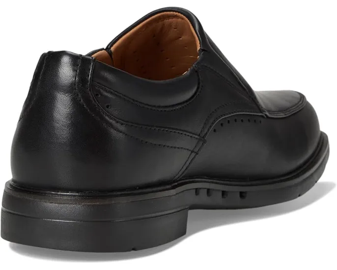 Clarks Un Kendric Go с верхом из премиальной кожи и вентилируемой подошвой