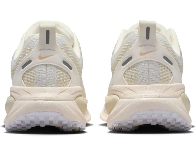 Кроссовки Nike Vomero 18 Essential с максимальной амортизацией Summit White