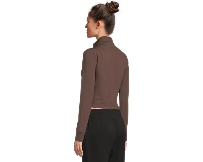 Куртка на молнии Moveknit Full Zip от TravisMathew с укороченным кроем и карманами на молнии