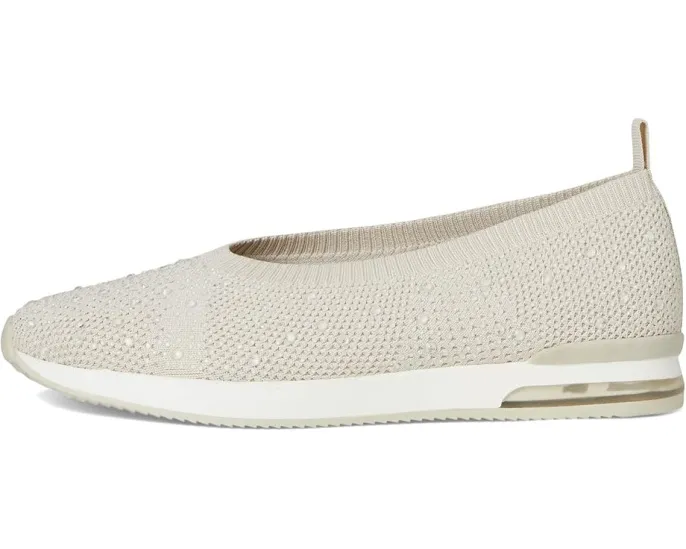 Кроссовки Evaline с заклепками и спортивной подошвой