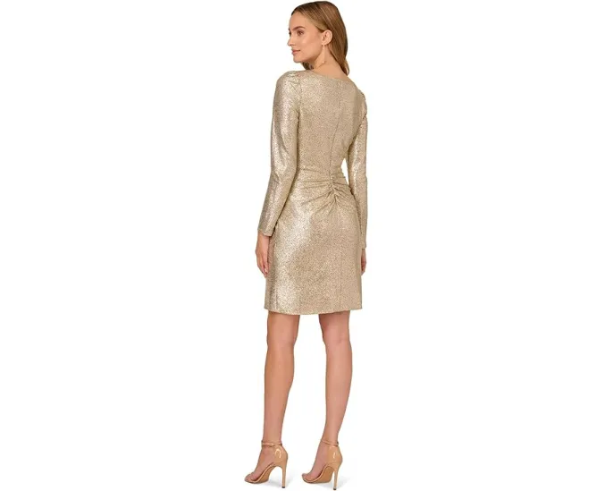 Коктейльное платье с драпировкой и металлическим эффектом Adrianna Papell
