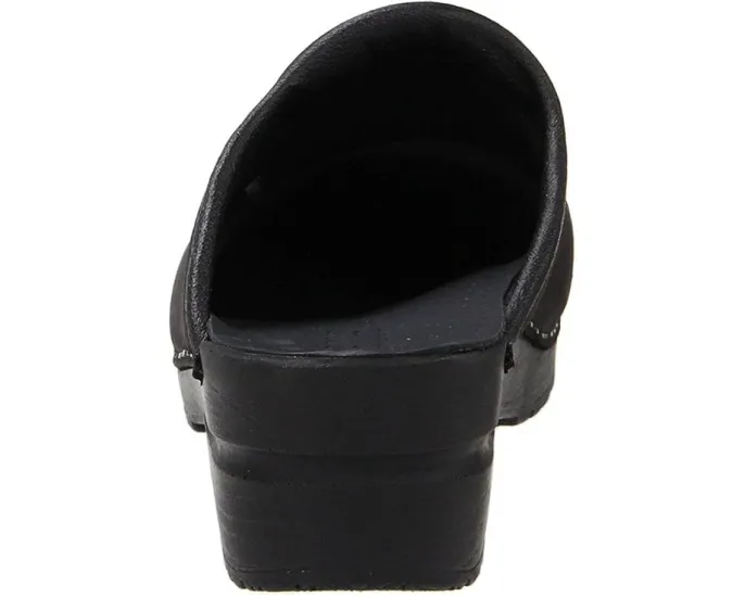 Клоги Sonja Oil от Sanita с анатомической стелькой и устойчивой подошвой