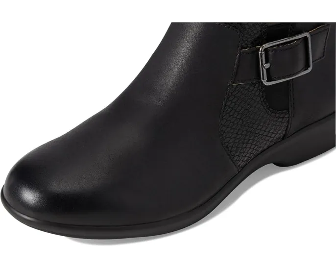 Ботильоны Carolyn от Dansko с текстурированной вставкой и боковой молнией