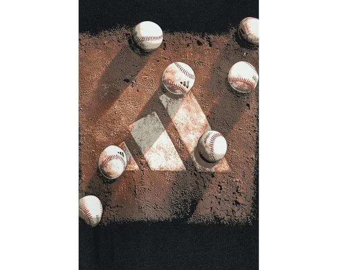 Футболка adidas Kids 3bar Baseball Plate с ярким бейсбольным принтом